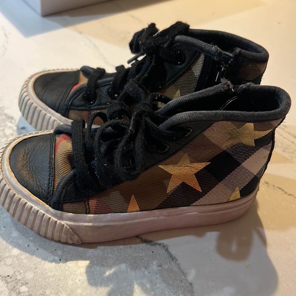 Burberry Warslow Star-Print Check High-Top Sneaker, Black, Toddler-with Box! - Picture 6 of 8